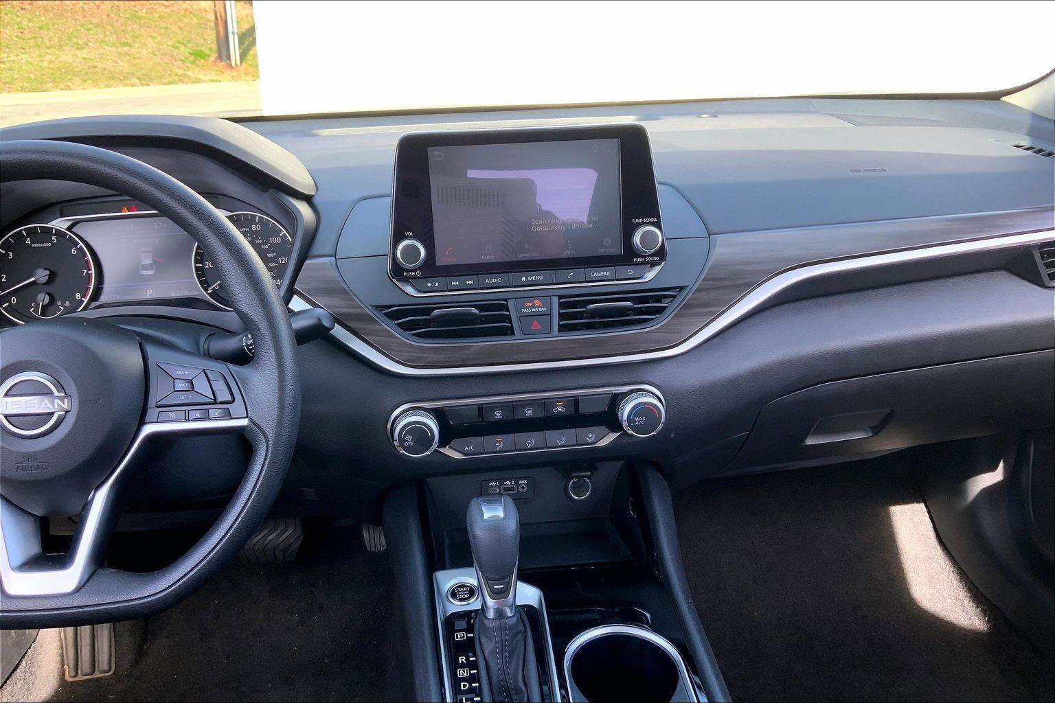 Used 2024 Nissan Altima 2.5 SV image 6