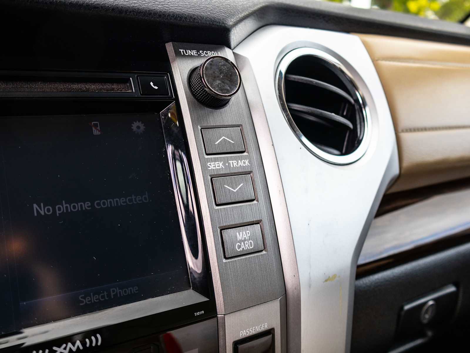 Used 2016 Toyota Tundra Limited w/ Limited Premium Package AWD/4WD image 39