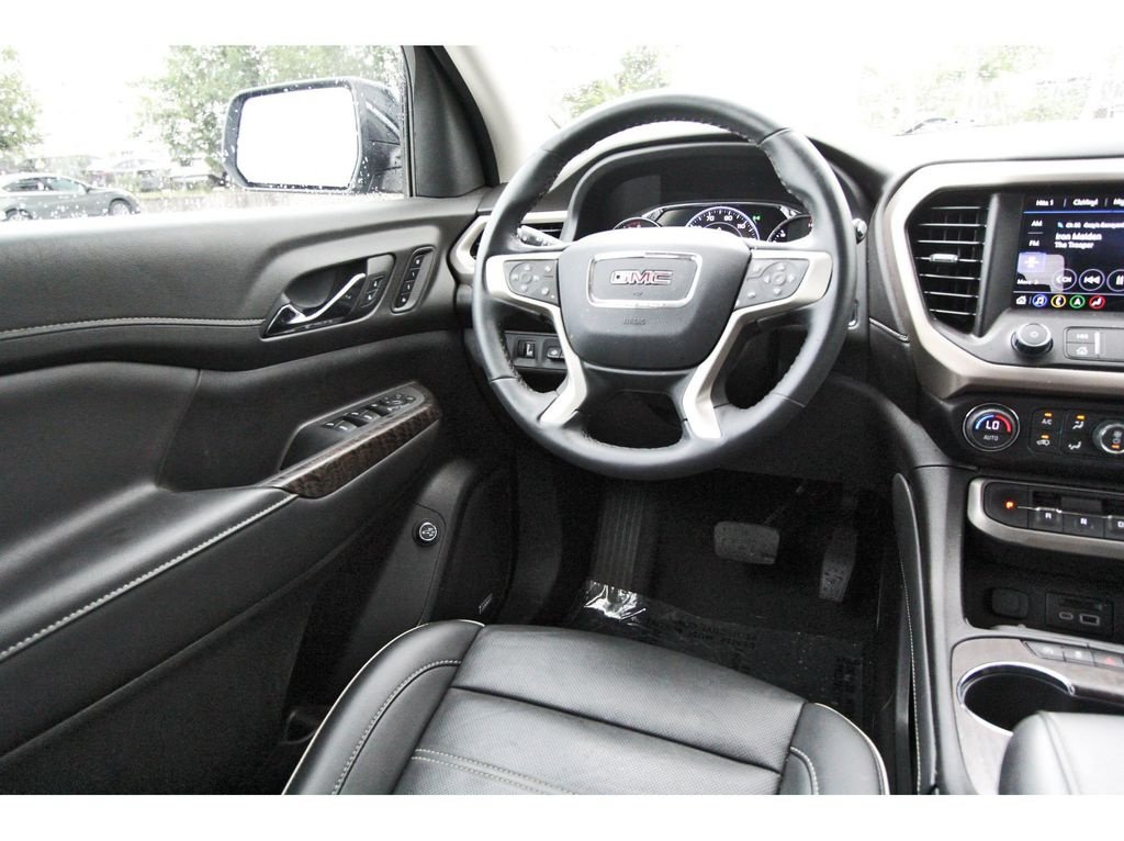Used 2023 GMC Acadia Denali w/ Denali Ultimate Package FWD image 8