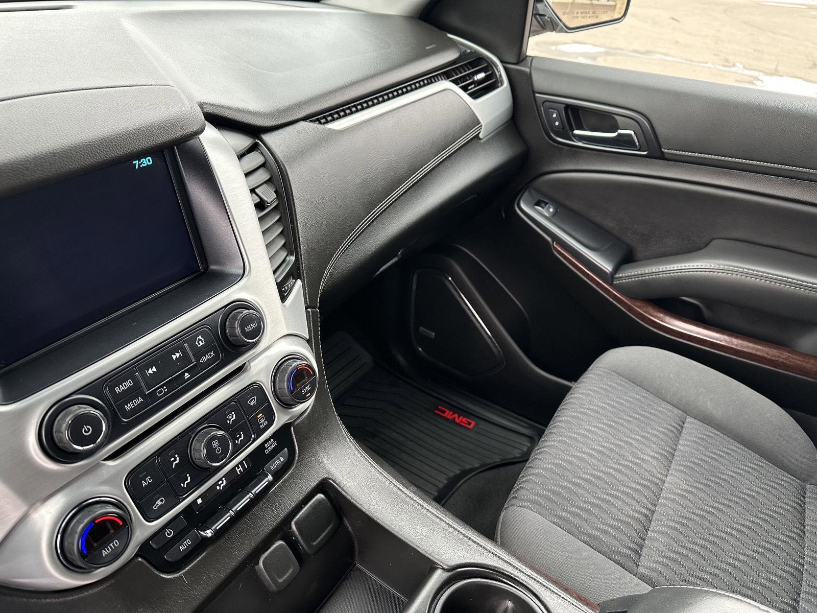 Used 2020 GMC Yukon SLE w/ SLE Value Package image 33