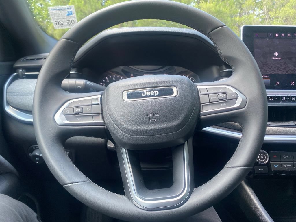 Used 2024 Jeep Compass Latitude AWD/4WD image 18