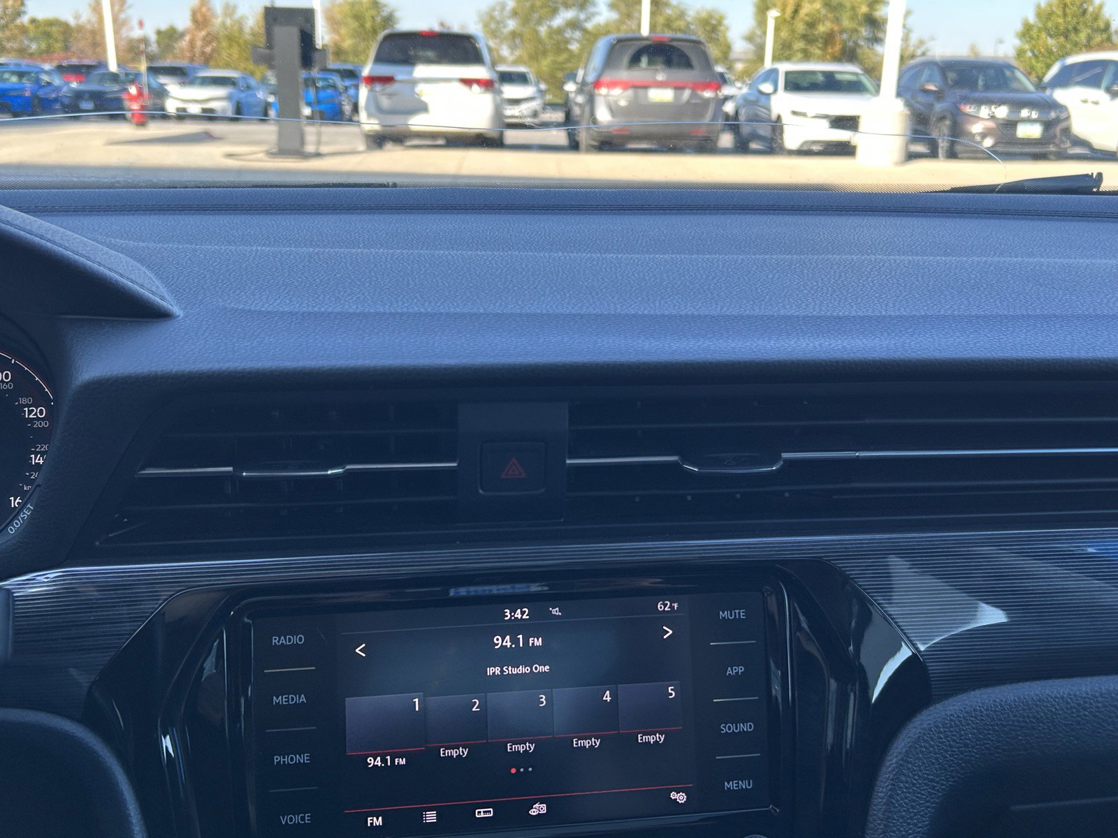 Used 2020 Volkswagen Passat 2.0T R-Line image 28