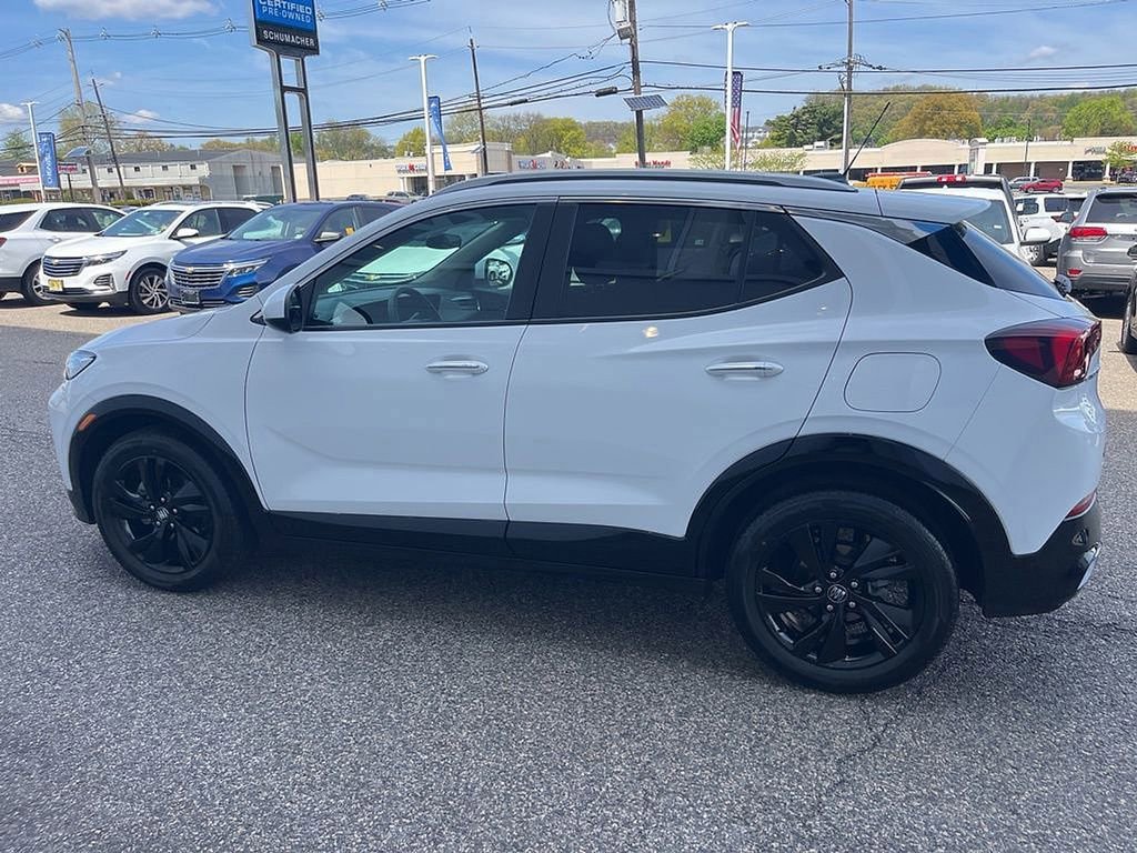 Used 2024 Buick Encore GX Sport Touring FWD image 4