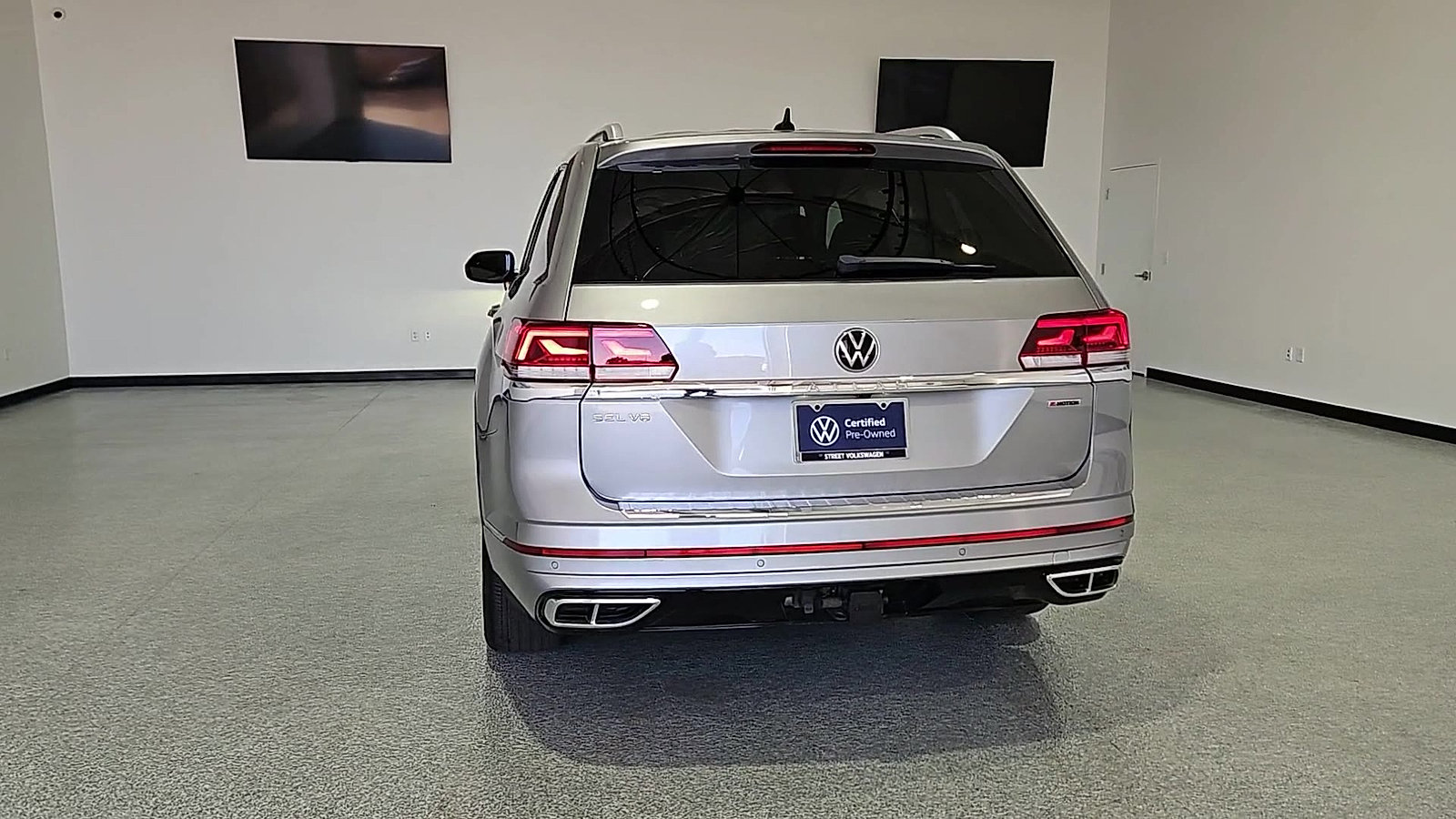 Certified 2022 Volkswagen Atlas SEL R-Line AWD/4WD image 7