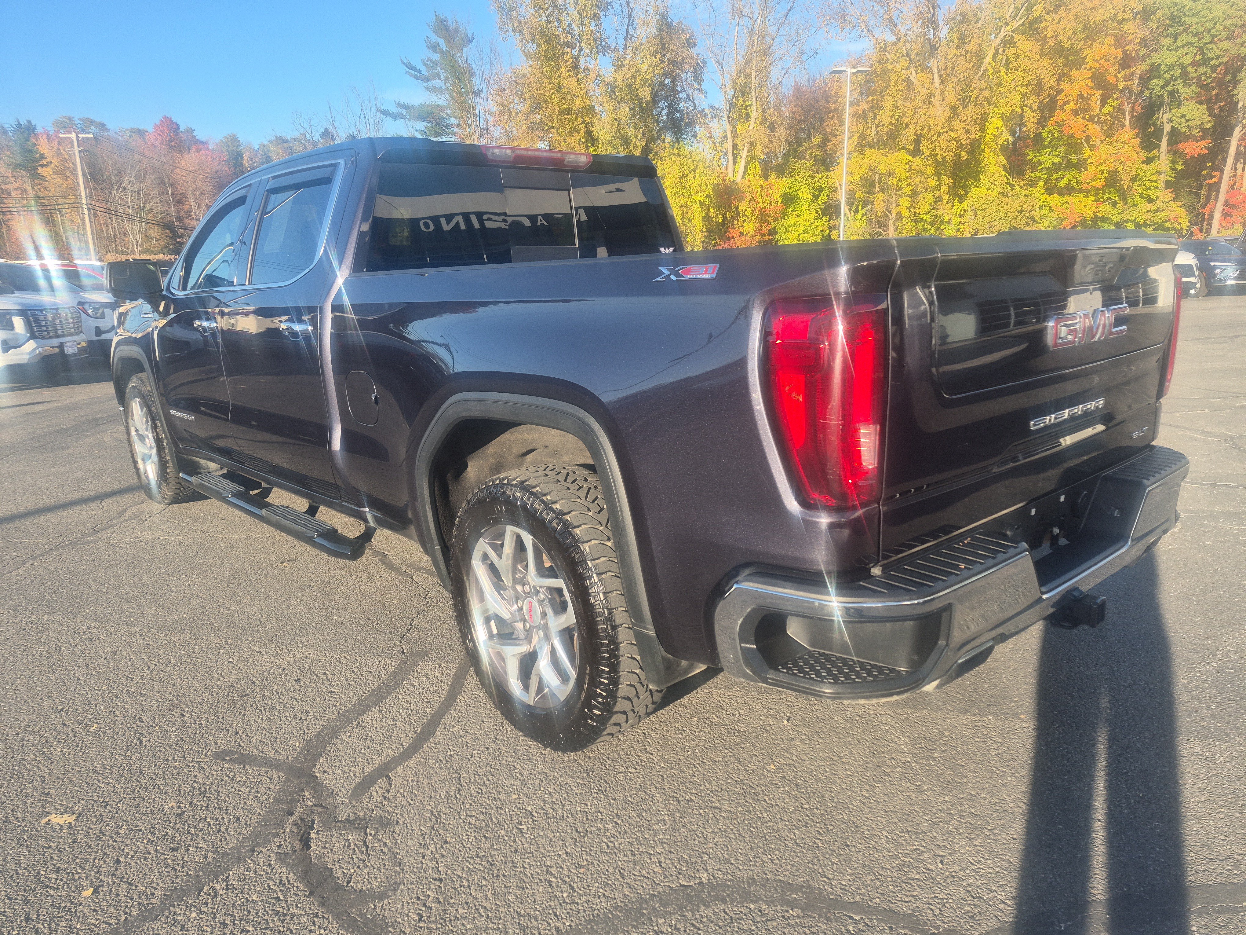 Used 2023 GMC Sierra 1500 SLT w/ SLT Convenience Package AWD/4WD image 2
