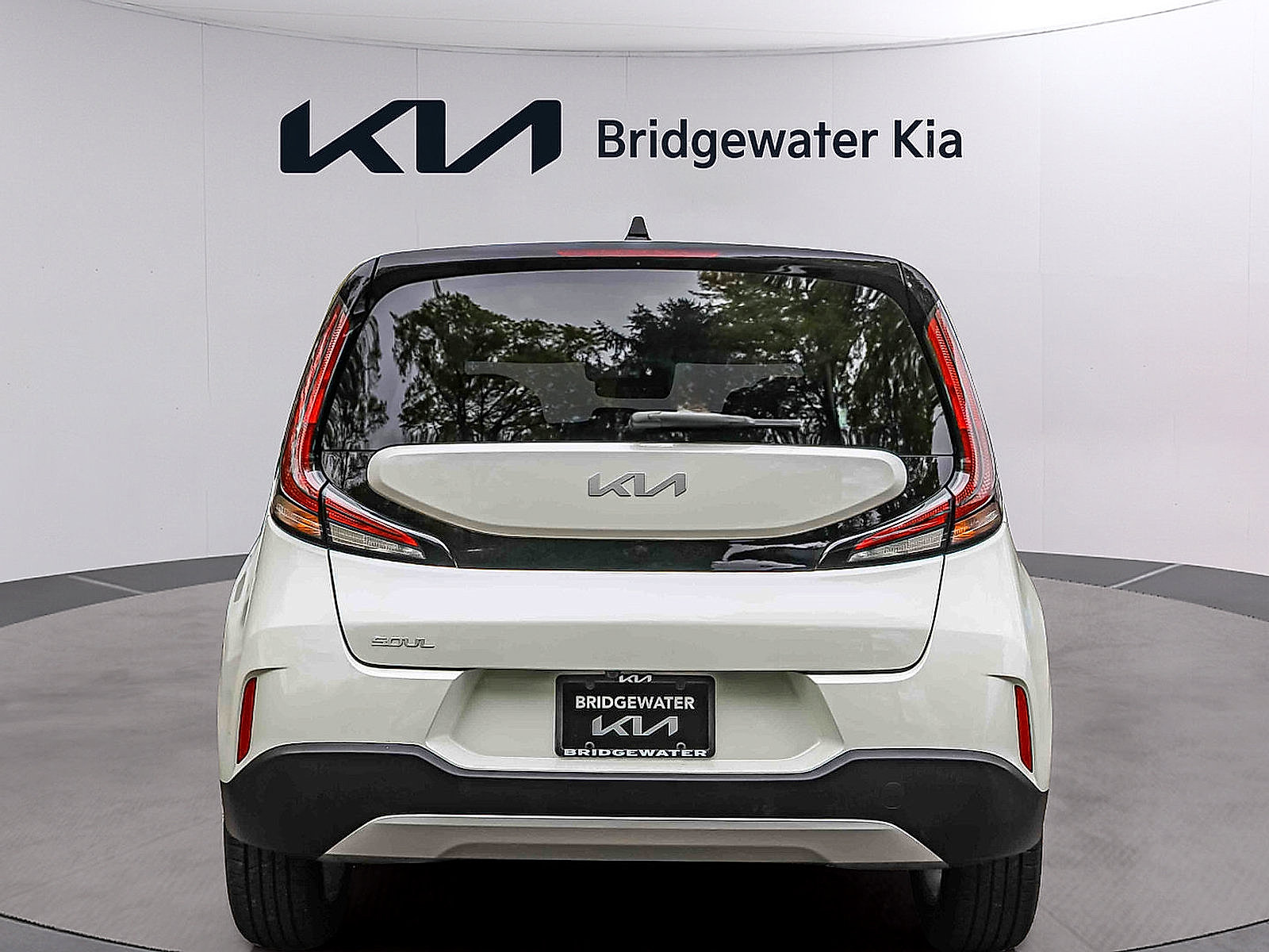 Certified 2025 Kia Soul LX w/ LX Technology Package FWD image 3