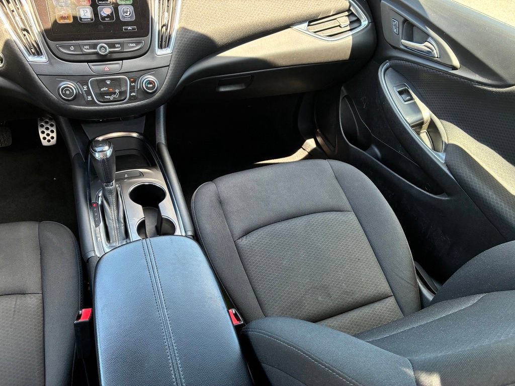 Used 2016 Chevrolet Malibu LT FWD image 12