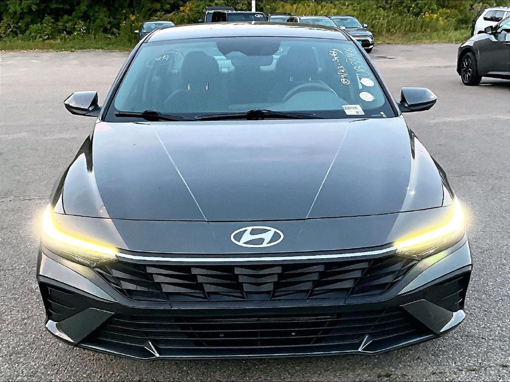 Used 2024 Hyundai Elantra SEL FWD image 2