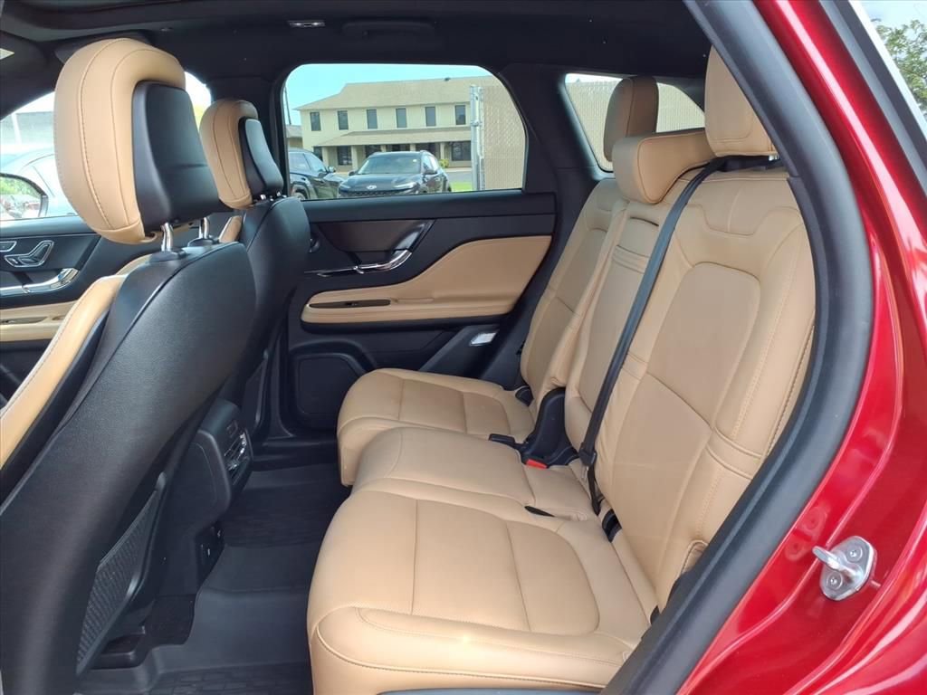 Used 2020 Lincoln Corsair Reserve w/ Equipment Group 202A image 4