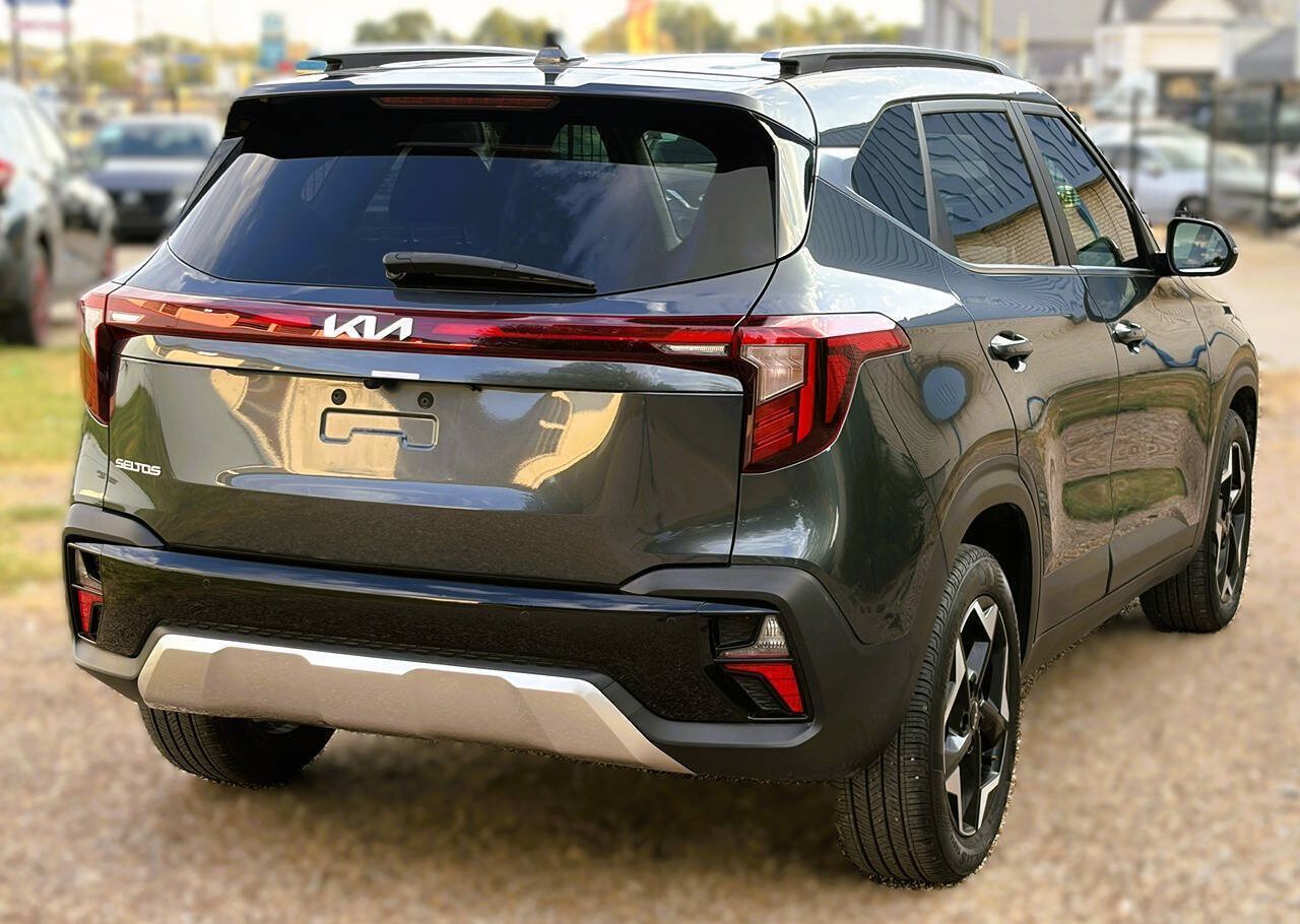 Used 2025 Kia Seltos EX FWD image 9