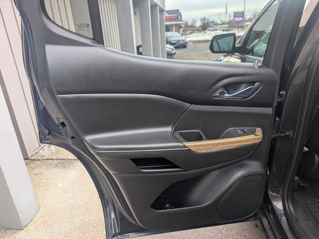 Used 2018 GMC Acadia Denali image 17