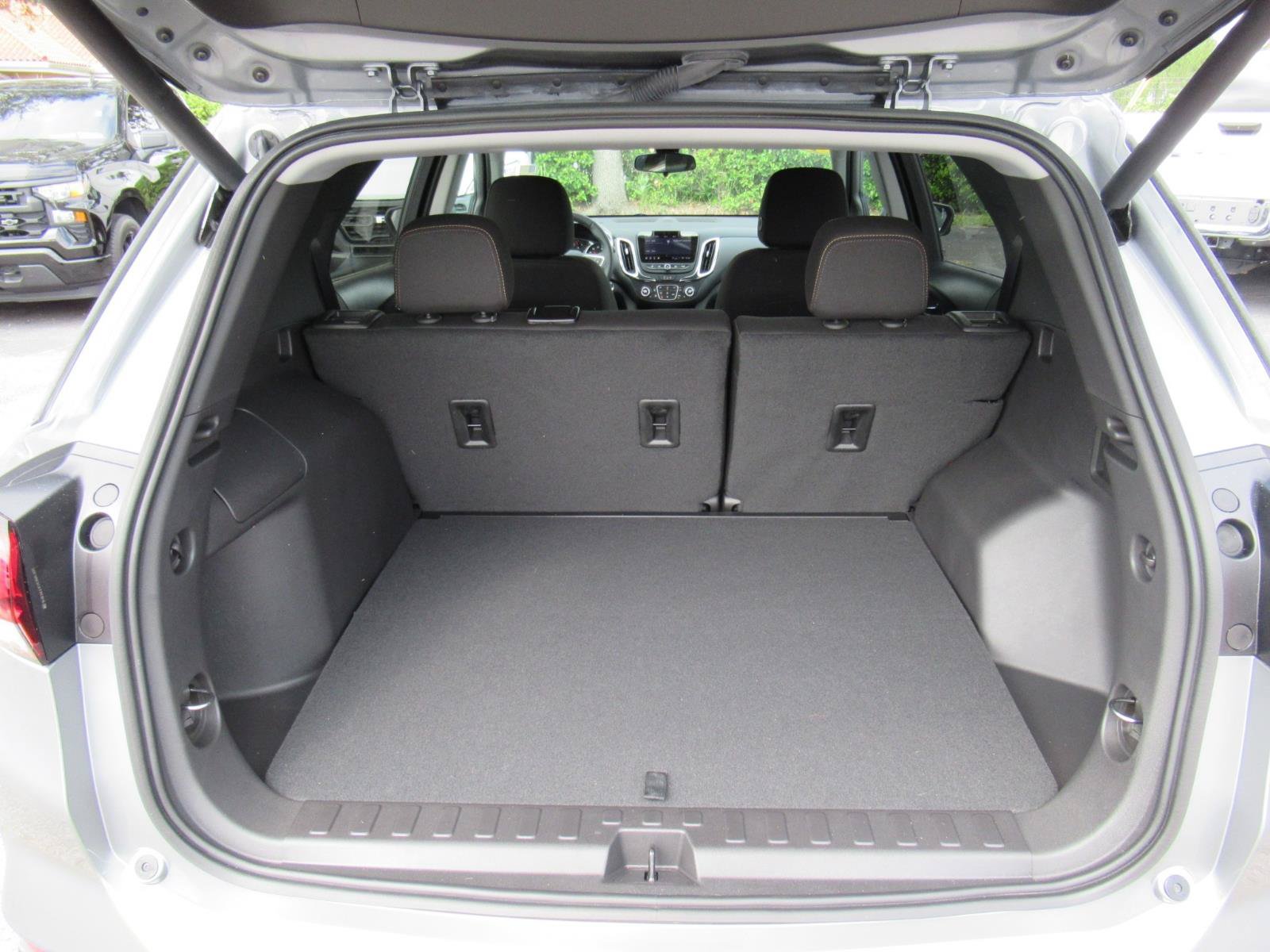 Used 2024 Chevrolet Equinox LT FWD image 33
