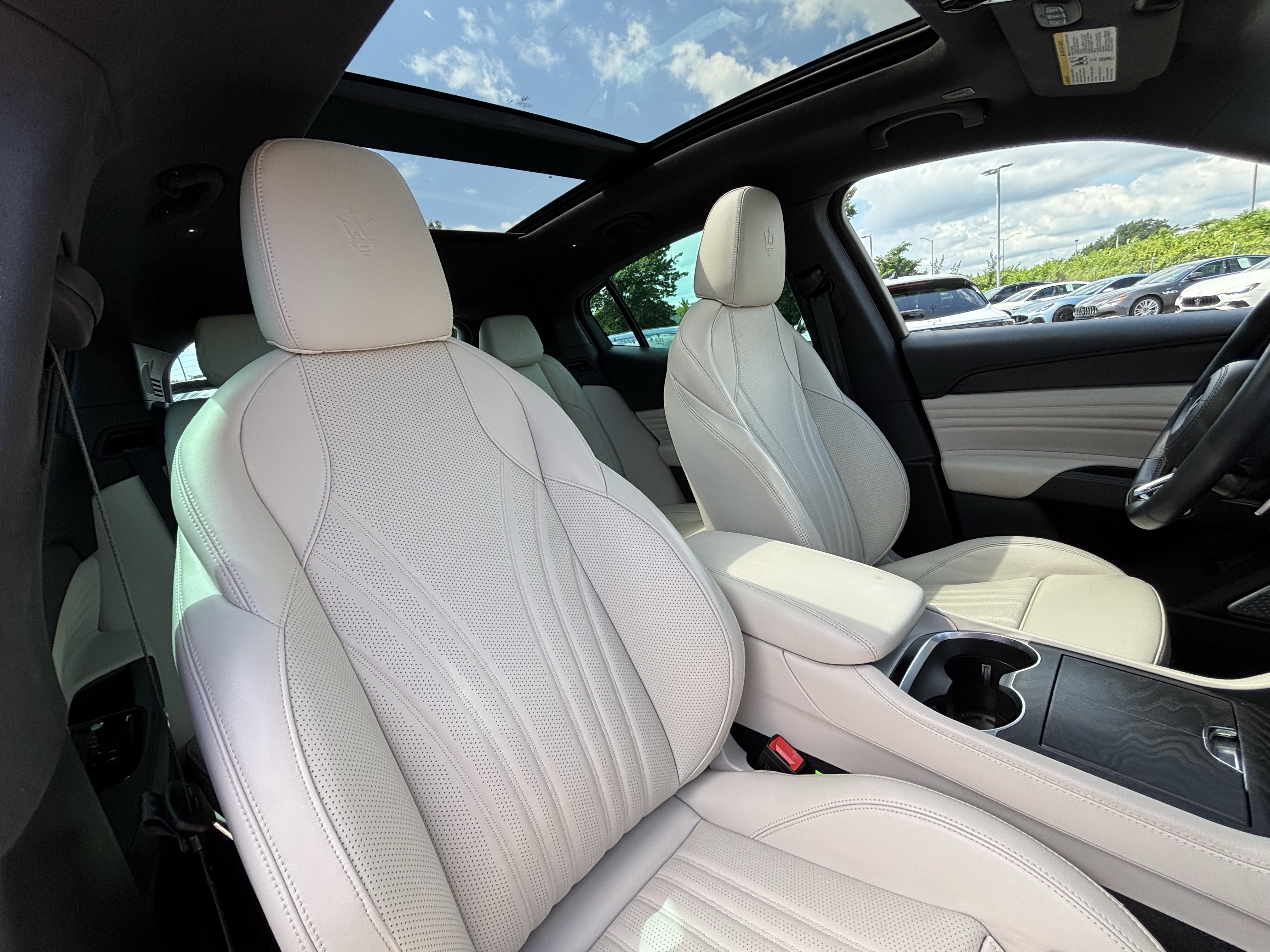 Used 2023 Maserati Grecale Modena AWD/4WD image 35