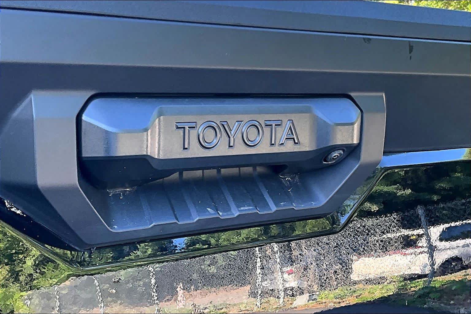 Used 2024 Toyota Tundra SR5 AWD/4WD image 31