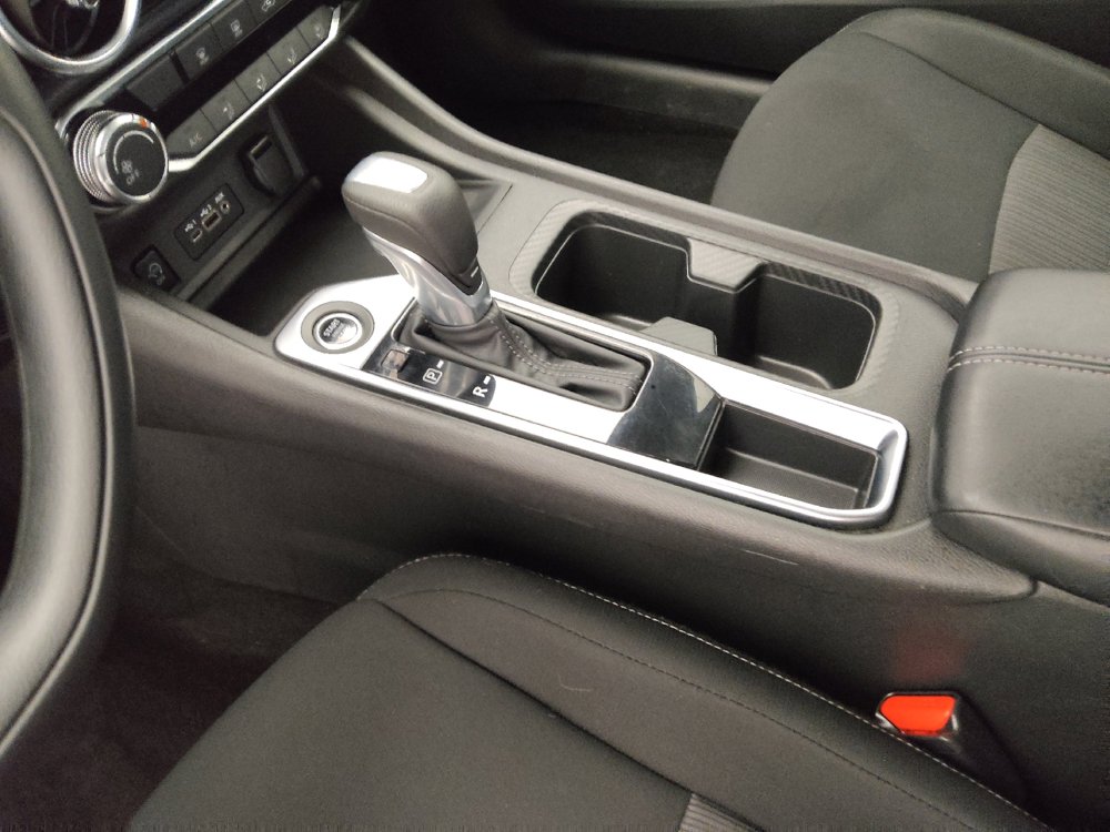 Used 2025 Nissan Sentra SV FWD image 26