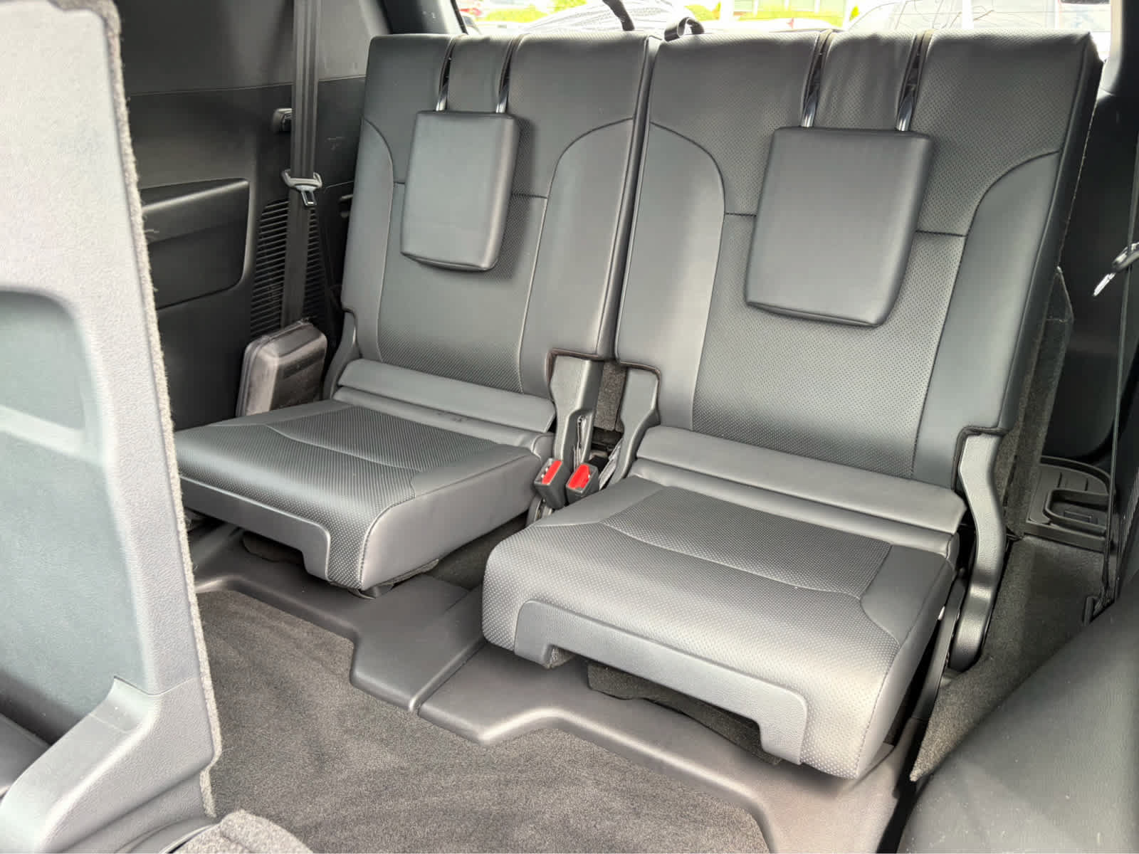 Used 2024 Lexus LX 600 4WD w/ Appearance Package image 29