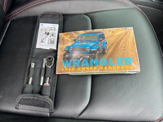 Used 2024 Jeep Wrangler Unlimited Rubicon AWD/4WD image 37