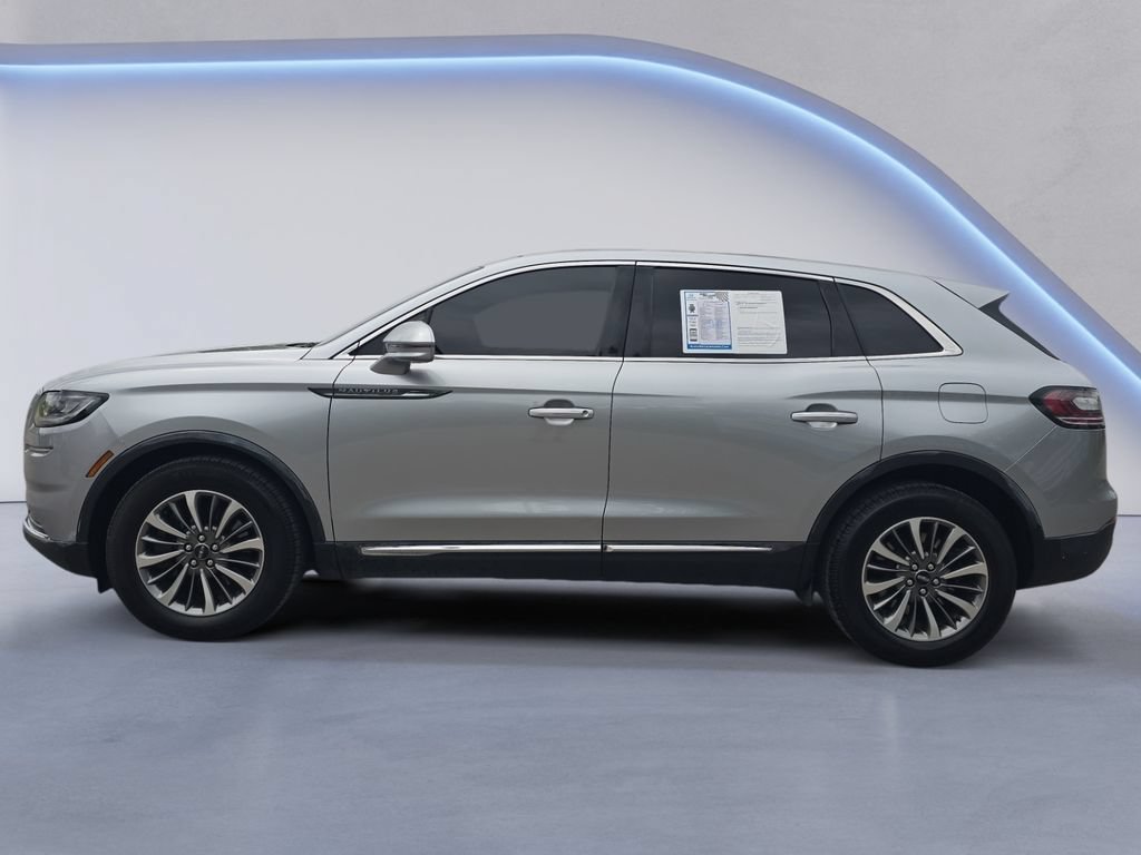 Used 2022 Lincoln Nautilus Reserve AWD/4WD image 2