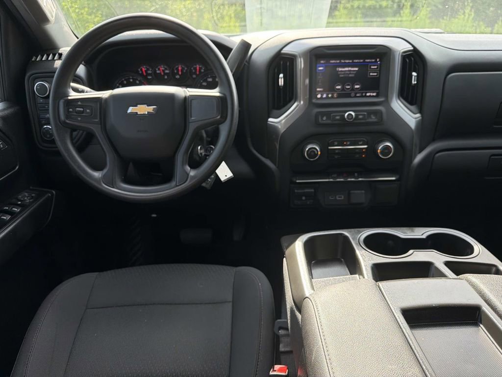 Used 2023 Chevrolet Silverado 2500 Custom w/ Custom Convenience Package AWD/4WD image 17