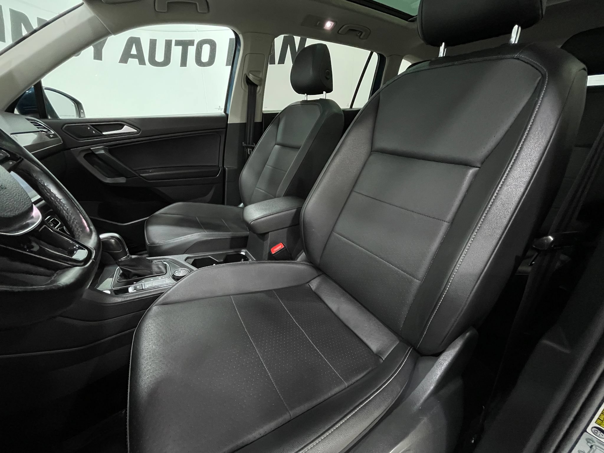 Used 2019 Volkswagen Tiguan SEL AWD/4WD image 13