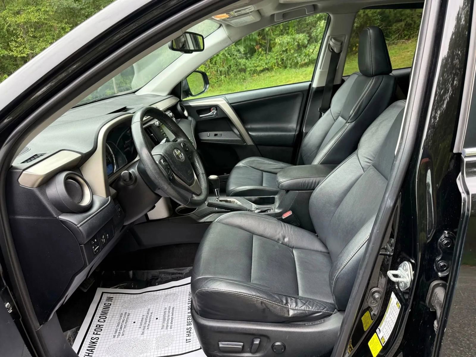 Used 2015 Toyota RAV4 Limited image 22