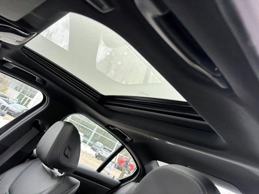 Certified 2025 BMW 330i xDrive Sedan image 27