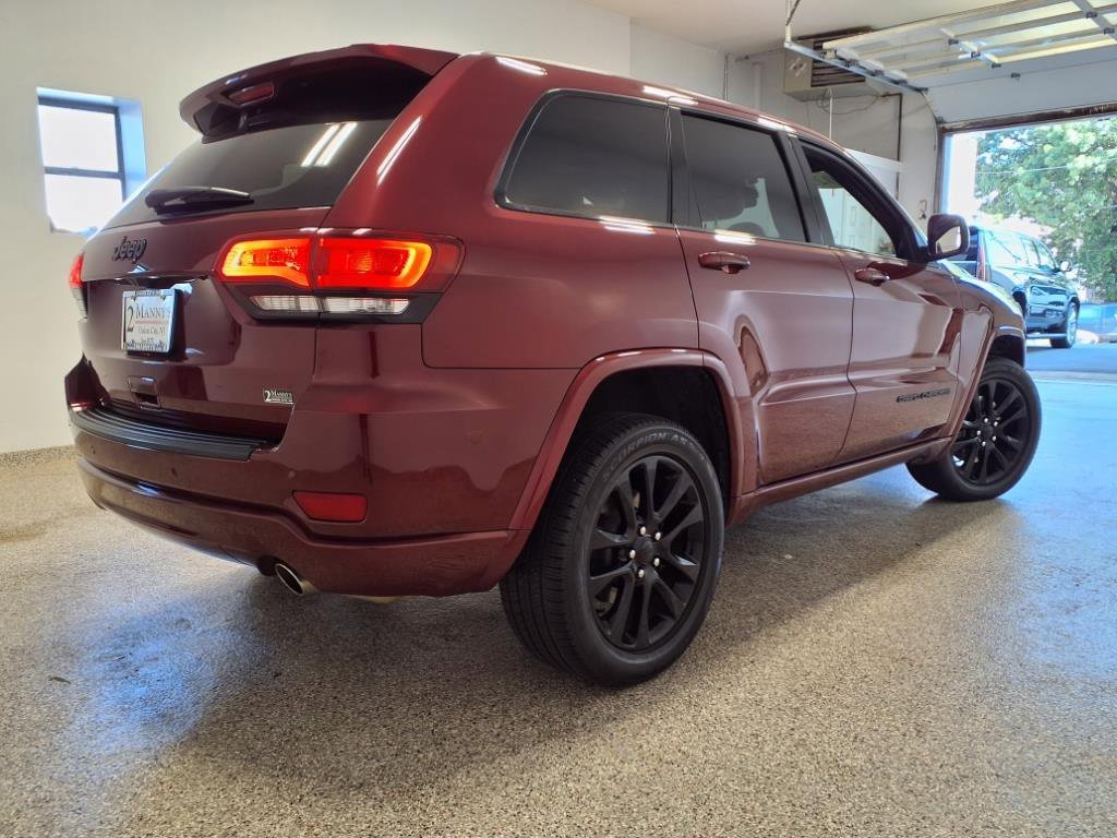 Used 2021 Jeep Grand Cherokee Laredo X image 3