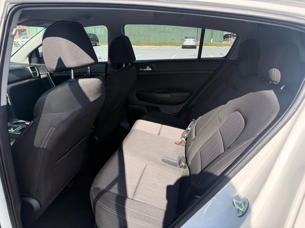 Used 2022 Kia Sportage LX FWD image 11