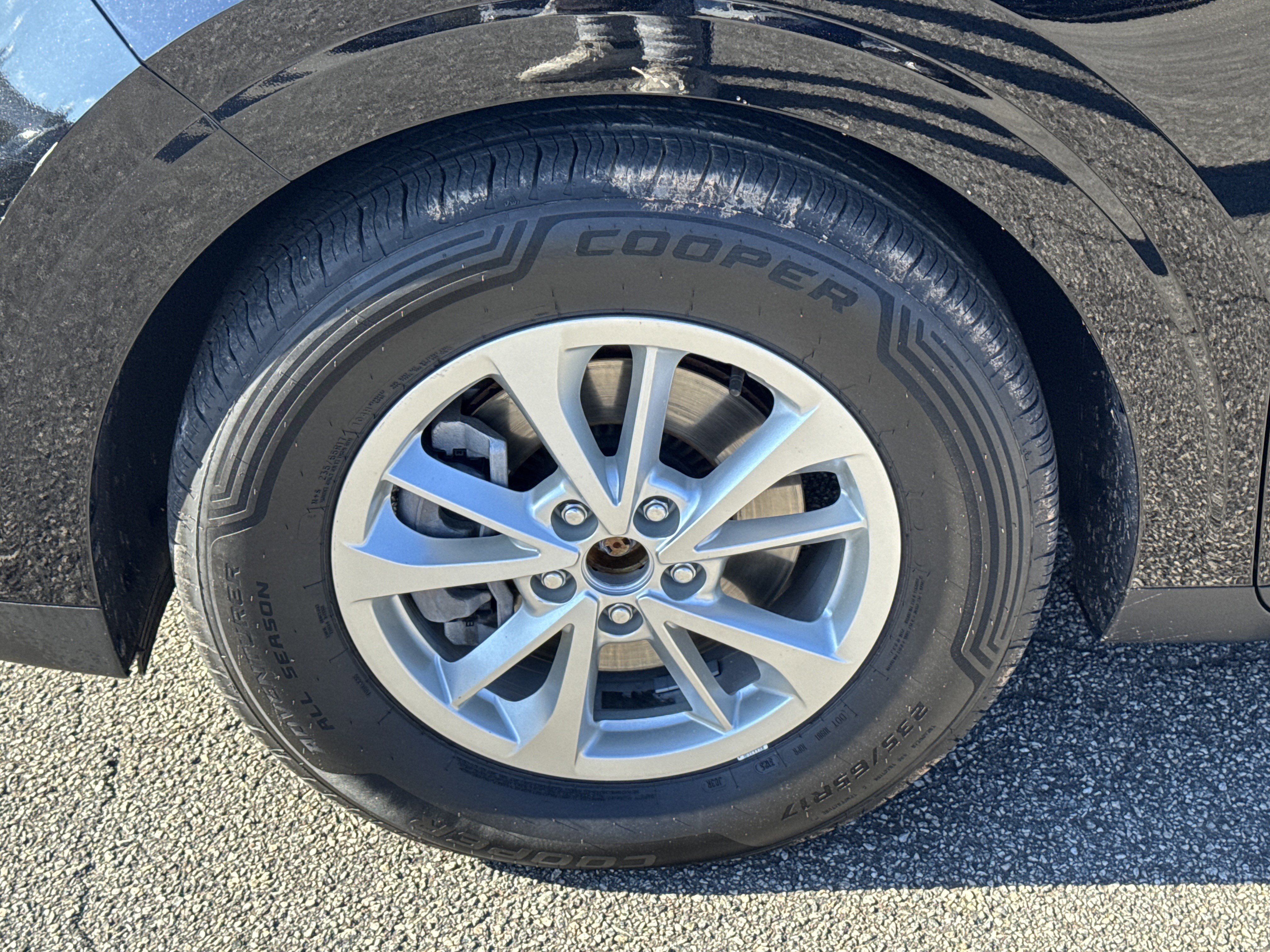 Used 2023 Kia Carnival LX image 11