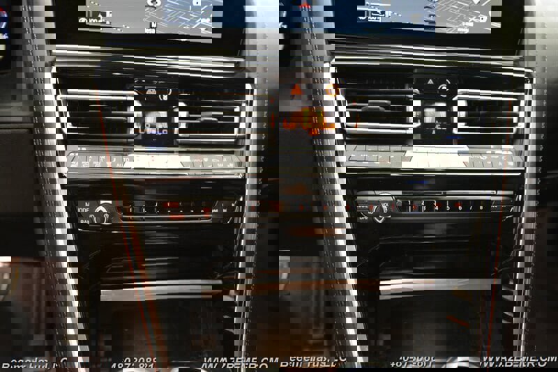 Used 2020 BMW M8 Coupe image 25