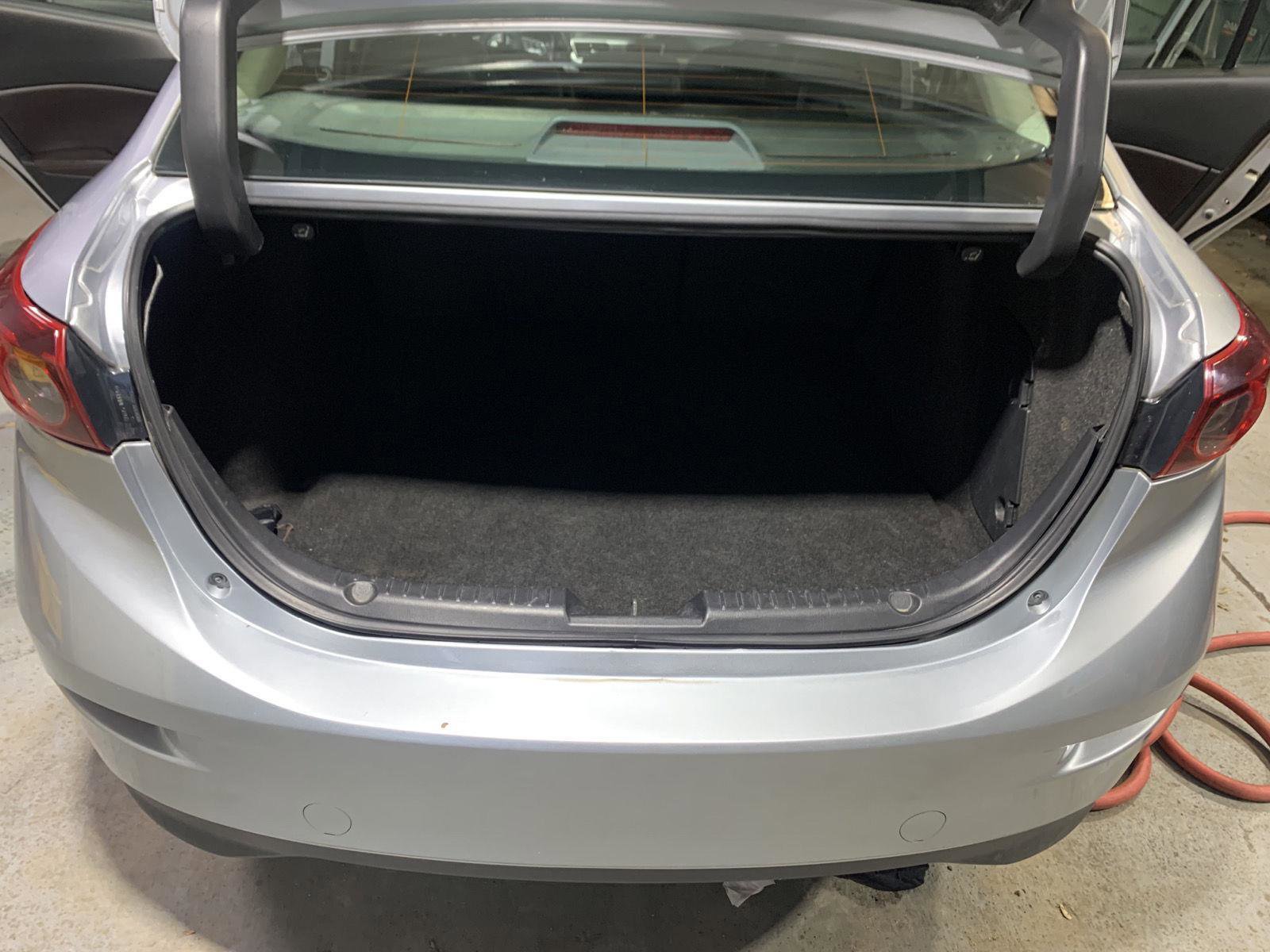 Used 2018 MAZDA MAZDA3 Touring image 6