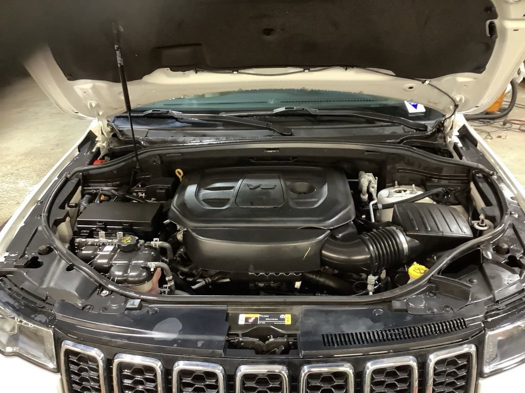 Certified 2022 Jeep Grand Cherokee Laredo E w/ Security & Convenience Group image 17