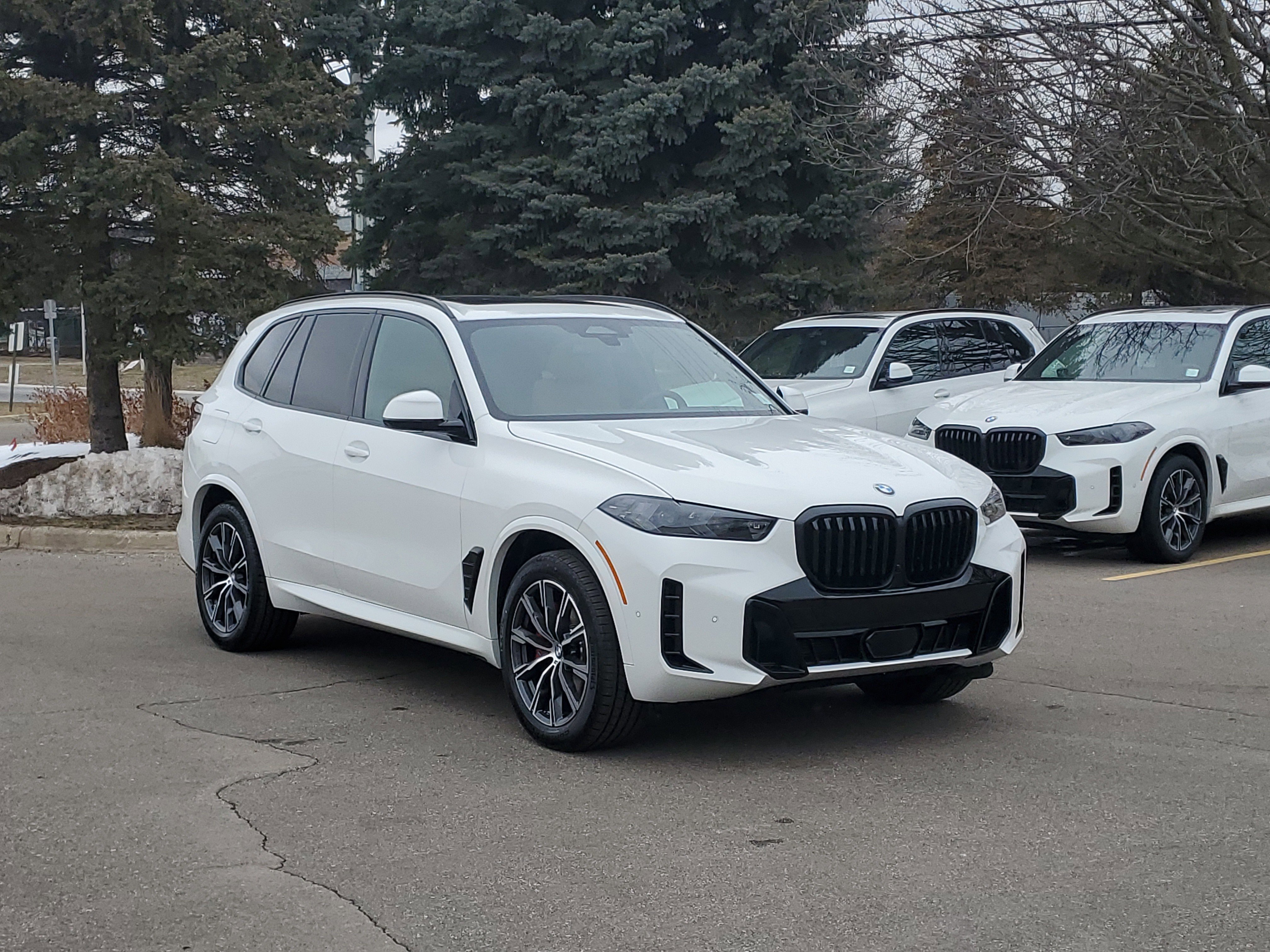 New 2026 BMW X5 xDrive40i w/ M Sport Package image 4