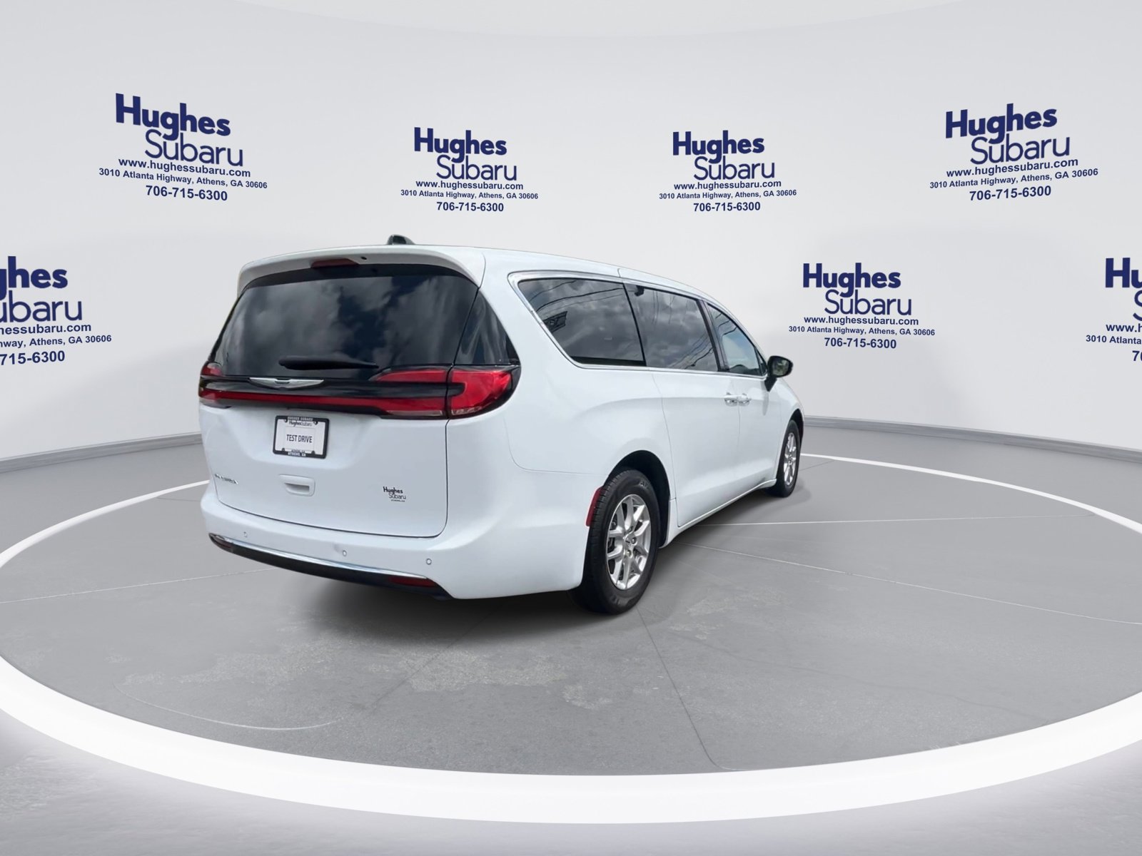 Used 2025 Chrysler Pacifica Select FWD image 11