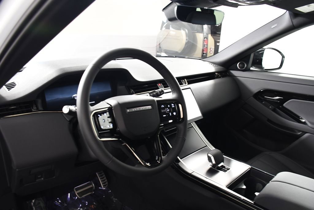 Certified 2026 Land Rover Range Rover Evoque Dynamic SE AWD/4WD image 12