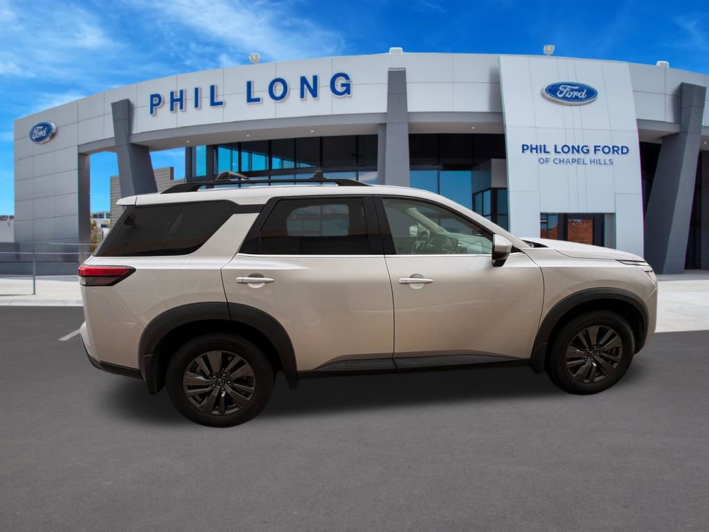 Used 2023 Nissan Pathfinder SV AWD/4WD image 6