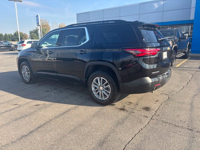 Used 2023 Chevrolet Traverse LT FWD image 3