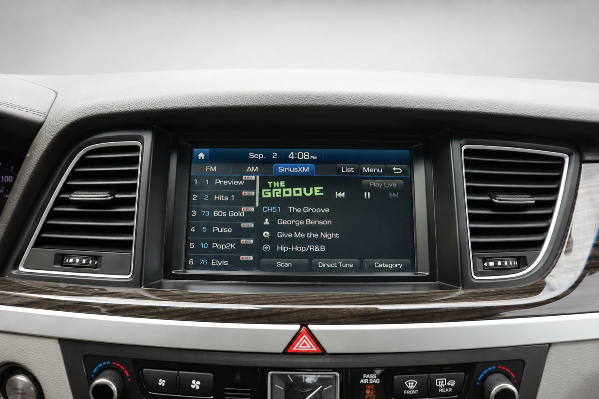 Used 2018 Genesis G80 3.8 RWD image 35