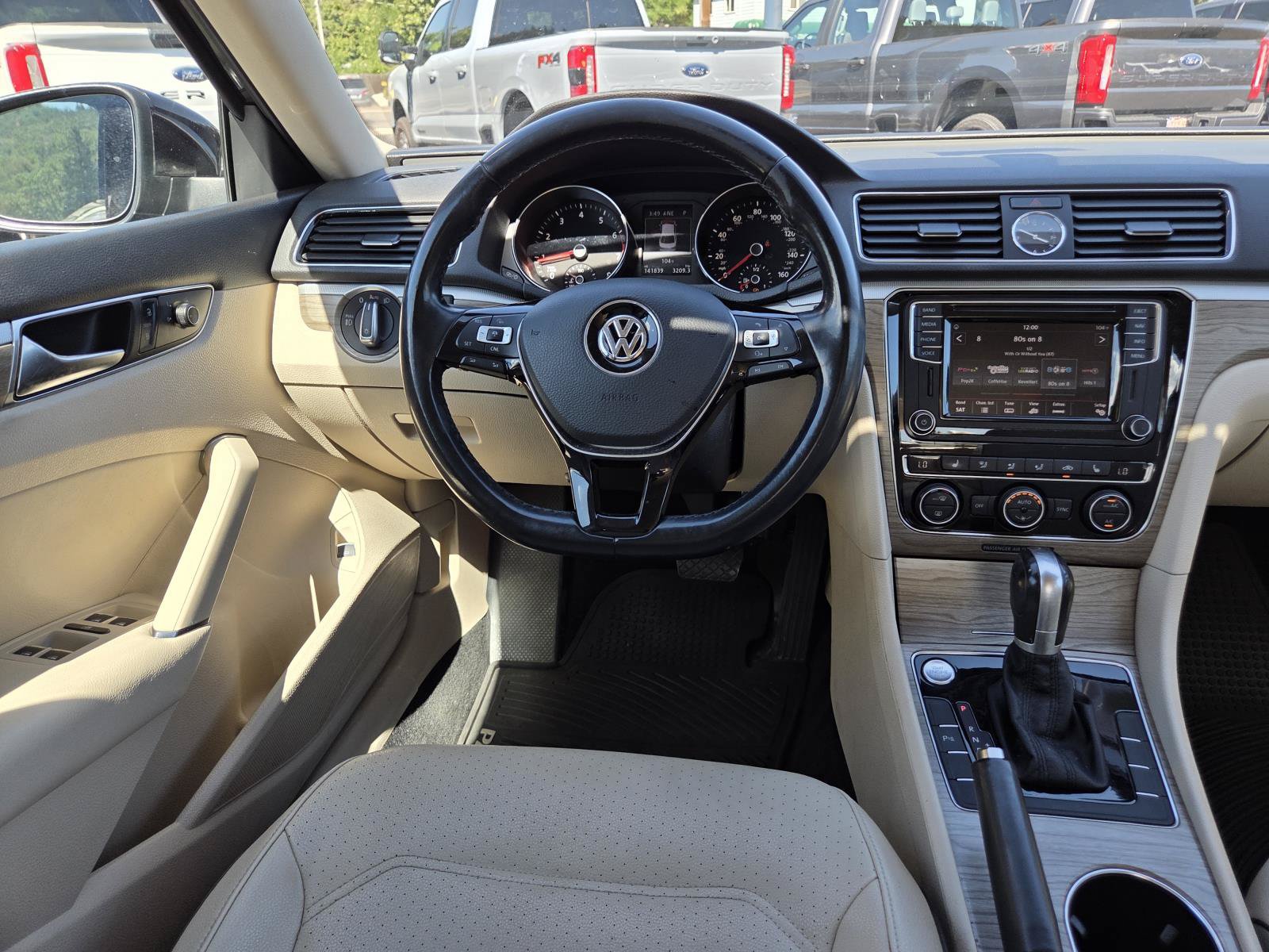 Used 2017 Volkswagen Passat 1.8T SE FWD image 16