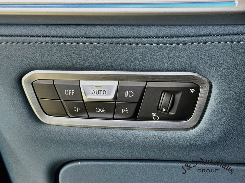 Used 2023 BMW XM AWD/4WD image 10