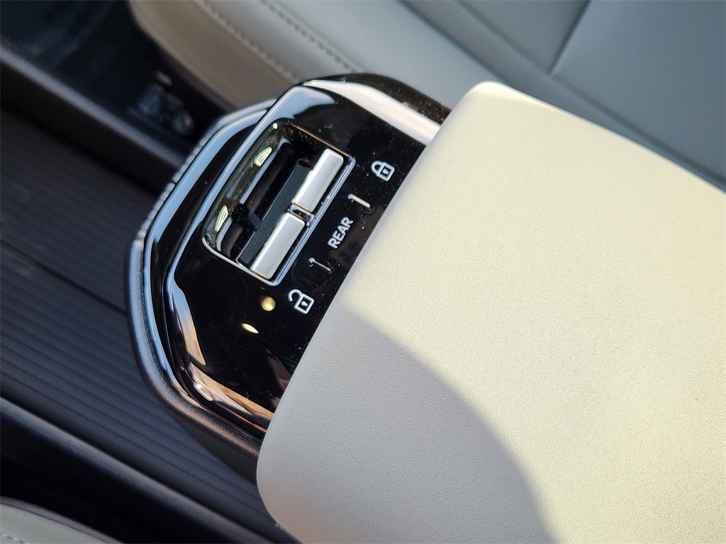 New 2026 Volvo EX30 Cross Country Ultra image 24