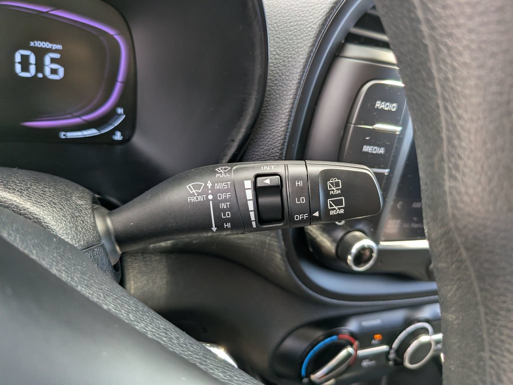 Certified 2025 Kia Soul LX w/ LX Technology Package FWD image 32