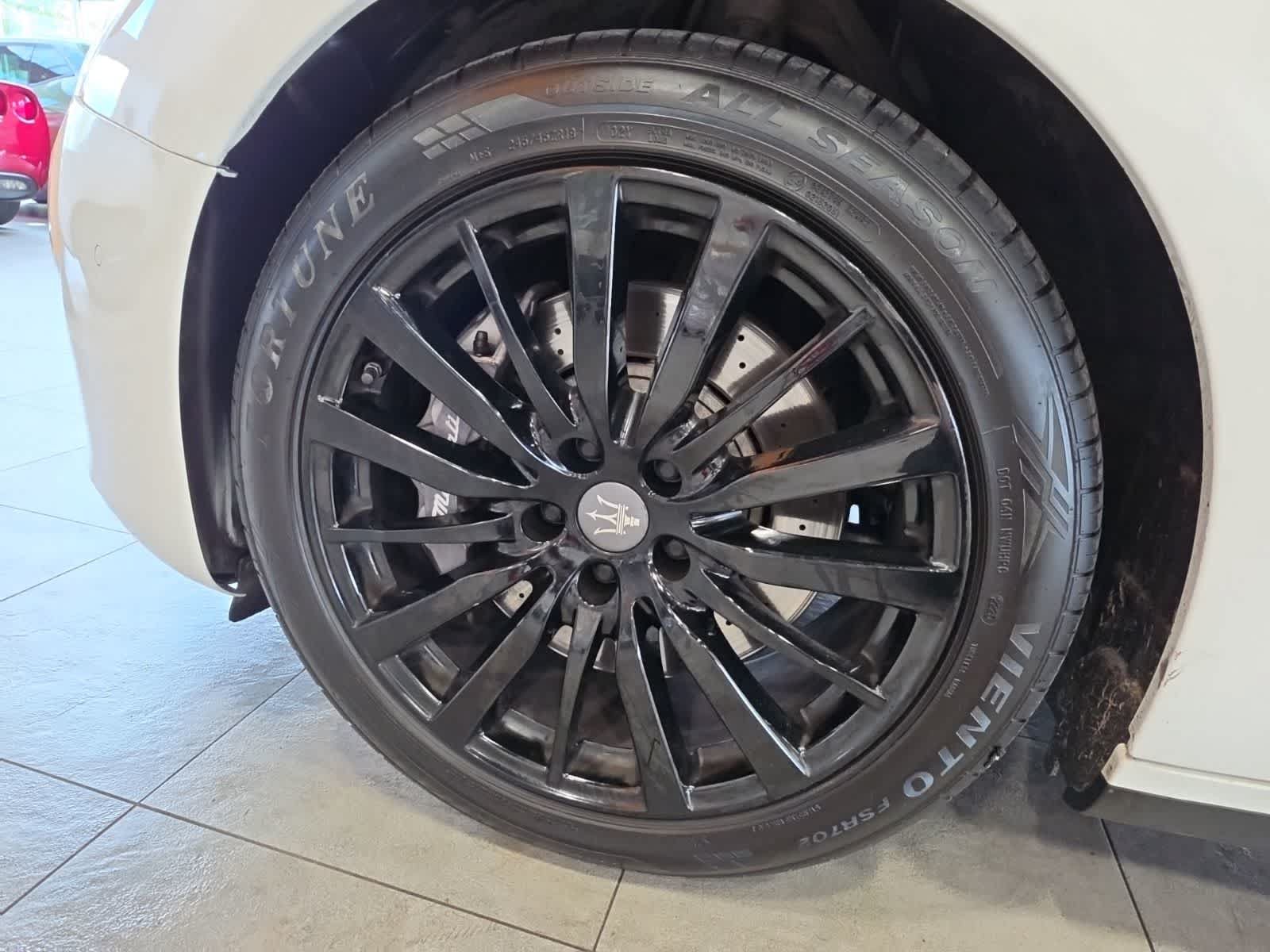 Used 2018 Maserati Ghibli S Q4 AWD/4WD image 17