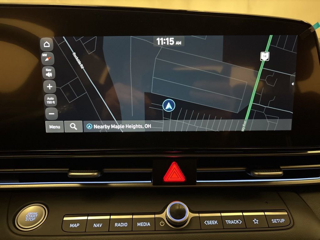 Certified 2024 Hyundai Elantra SEL image 17