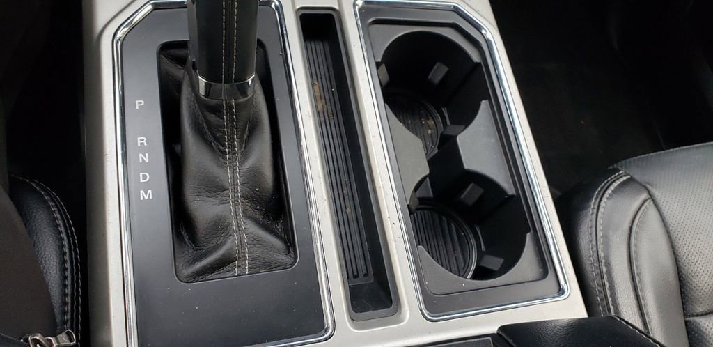 Used 2019 Ford F150 Lariat w/ Equipment Group 502A Luxury AWD/4WD image 17