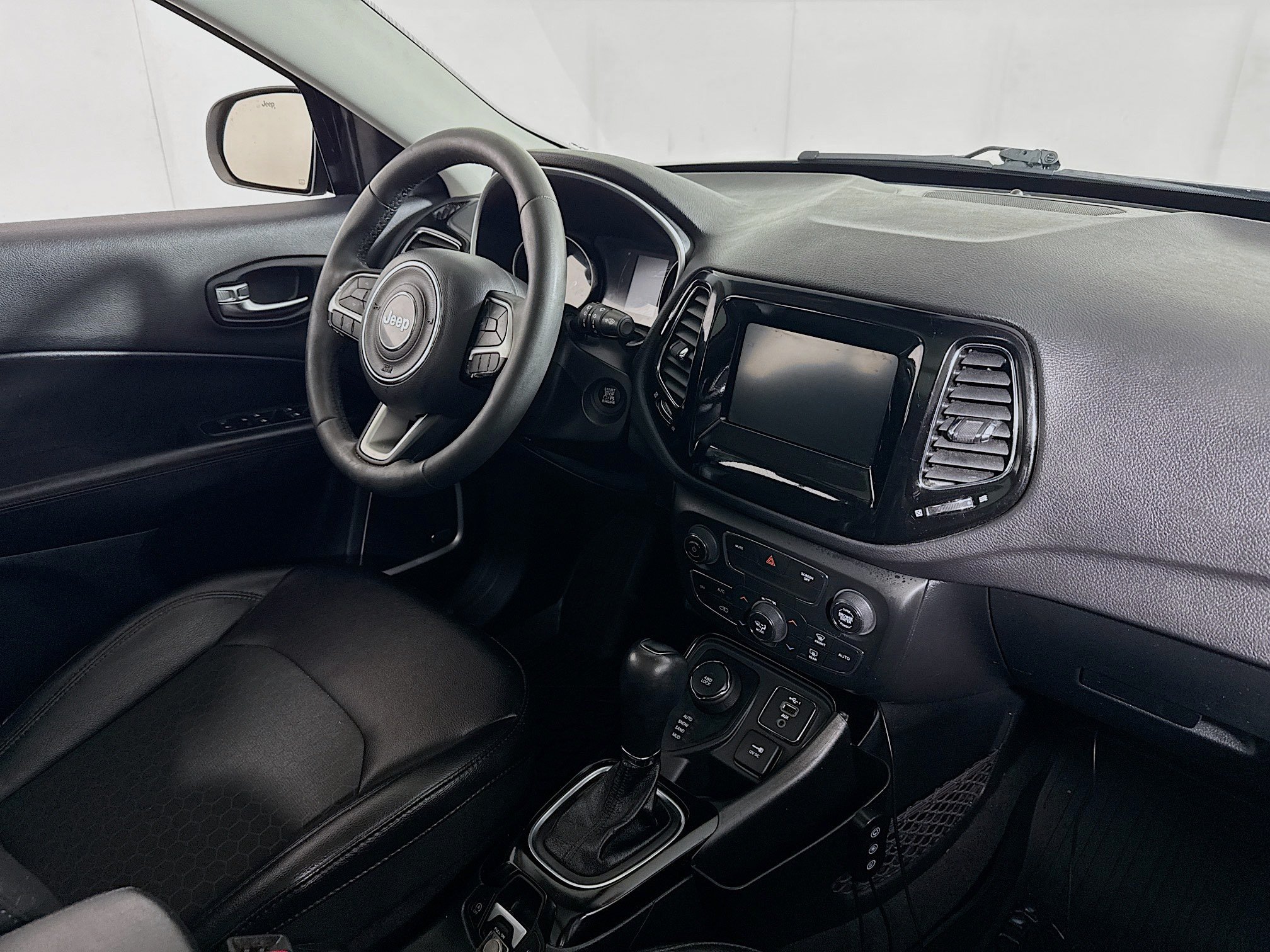 Used 2021 Jeep Compass Latitude w/ Sun and Sound Group AWD/4WD image 27