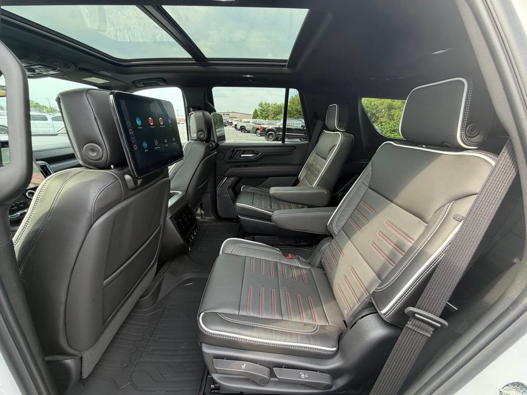 Used 2026 GMC Yukon AT4 Ultimate w/ LPO, Floor Liner Package AWD/4WD image 7