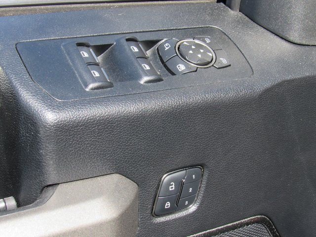 Used 2017 Ford F150 Raptor w/ Equipment Group 802A Luxury image 13