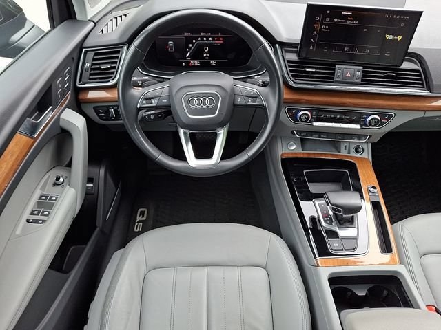 Used 2022 Audi Q5 2.0T Premium Plus w/ Premium Plus Package AWD/4WD image 11