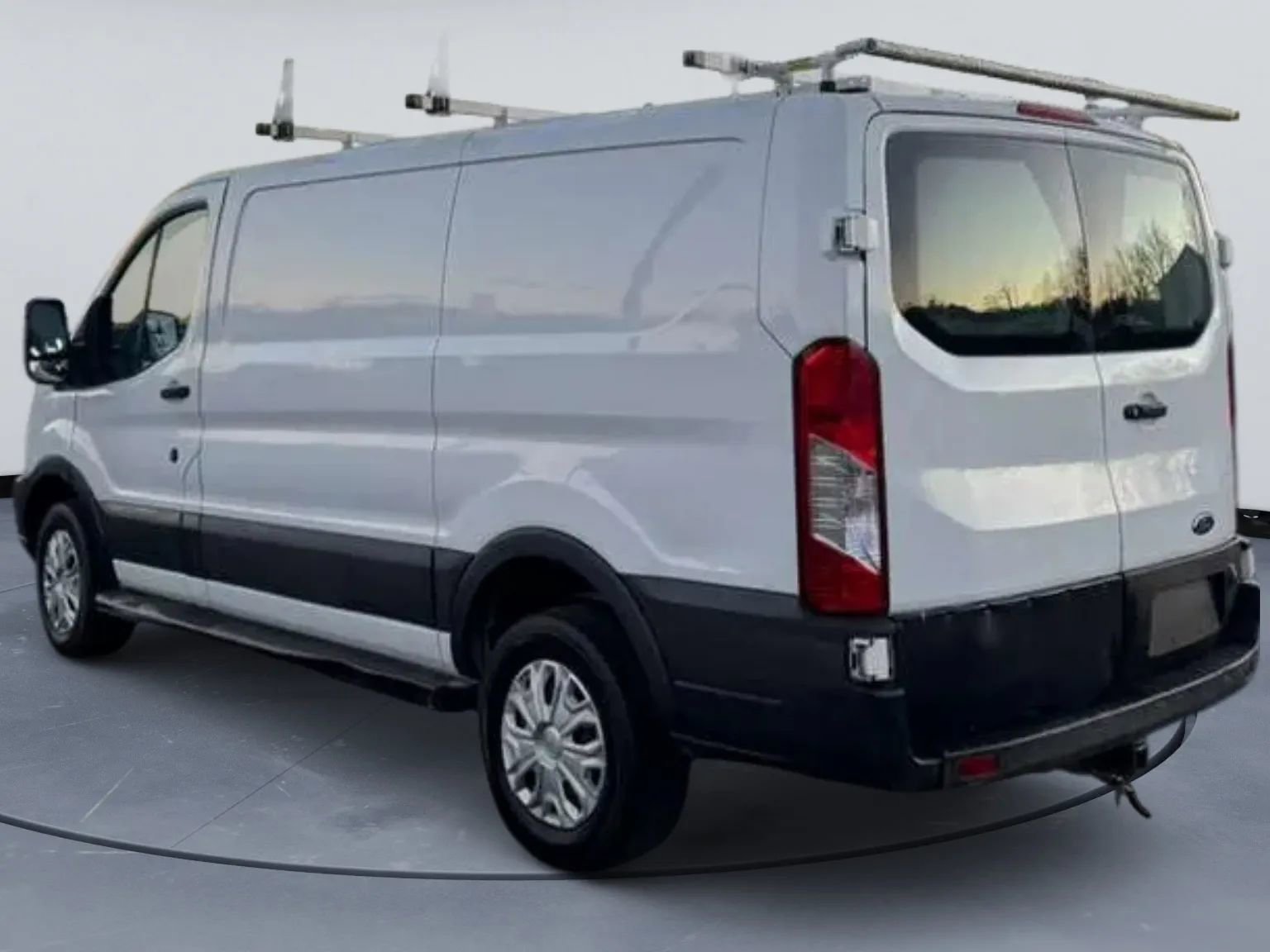 Used 2018 Ford Transit 250 130 Low Roof w/ Exterior Upgrade Package image 4
